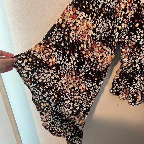 Floral Boho Flowy Cropped Blouse - Picture 8 of 9